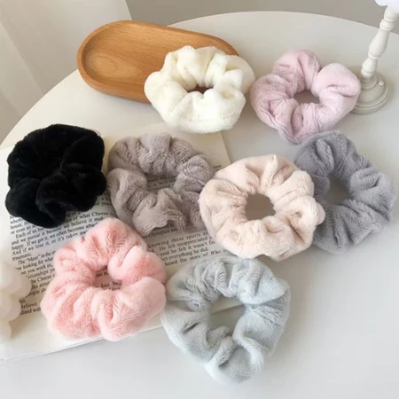 Upgrade Gaya Simpel Kamu dengan Ikat Rambut Korea yang Lagi Hits!