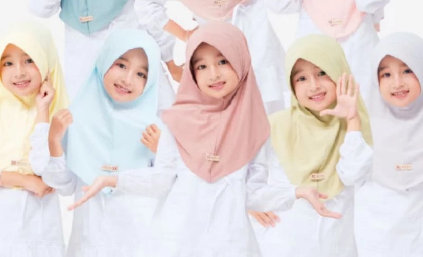 3 Tips Biasakan Anak Berhijab Sejak Dini