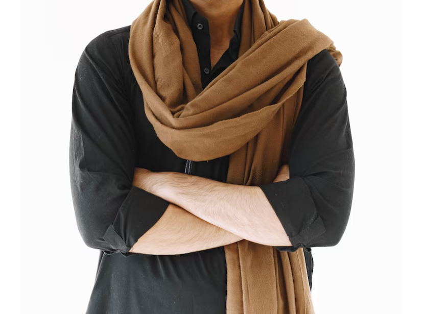 Warna Netral Favorit Cowok Muslim & Cara Styling-nya!