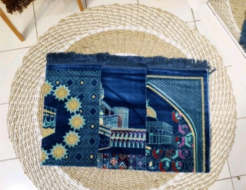Sajadah Turki Super Spigel. Nyaman, Elegan, dan Cocok Jadi Oleh-Oleh Ibadah