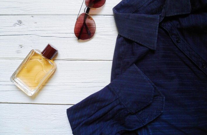 Trik Parfum di Baju Tahan Lebih Lama!