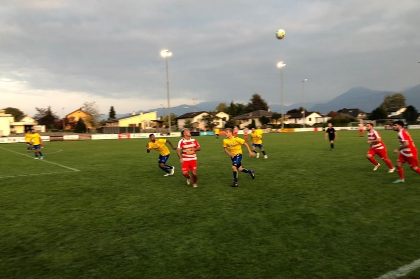 Schwache Leistung bringt Derbyniederlage