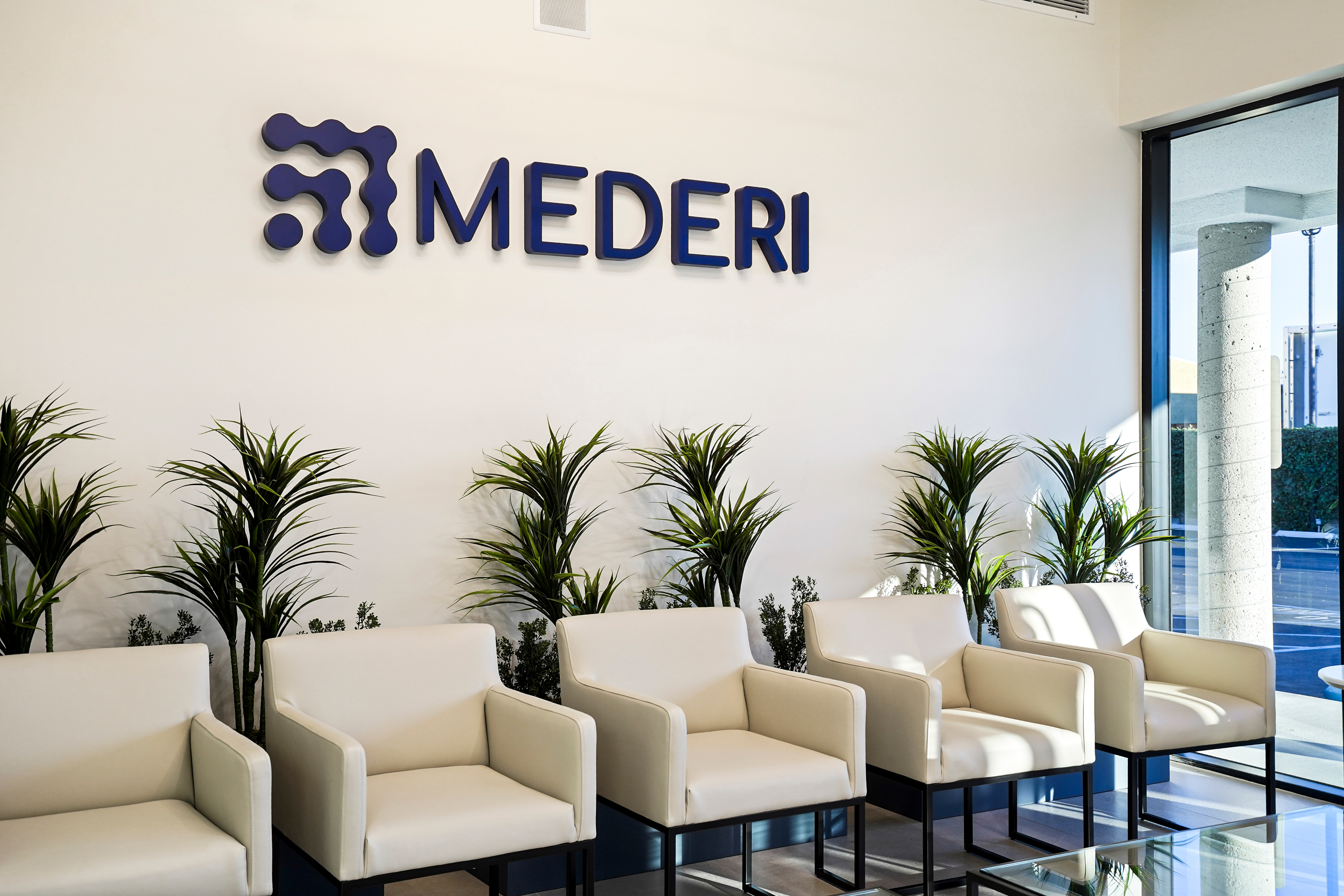 Mederi Glendale clinic waiting area