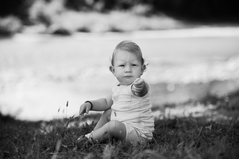 crno-bela fotografija bebe
