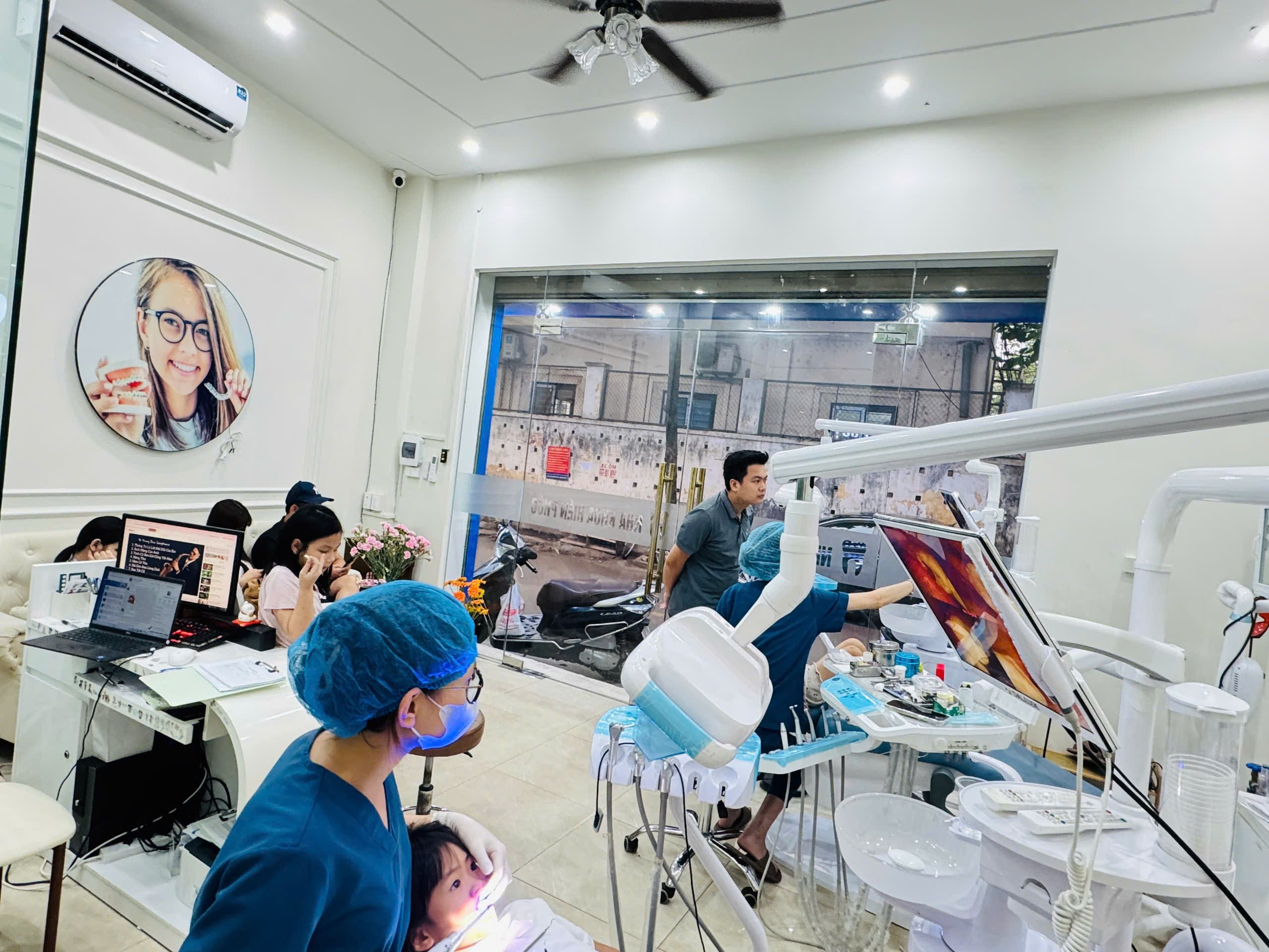 Hình ảnh mặt tiền phòng khám tại Nha Khoa Hiền Phúc