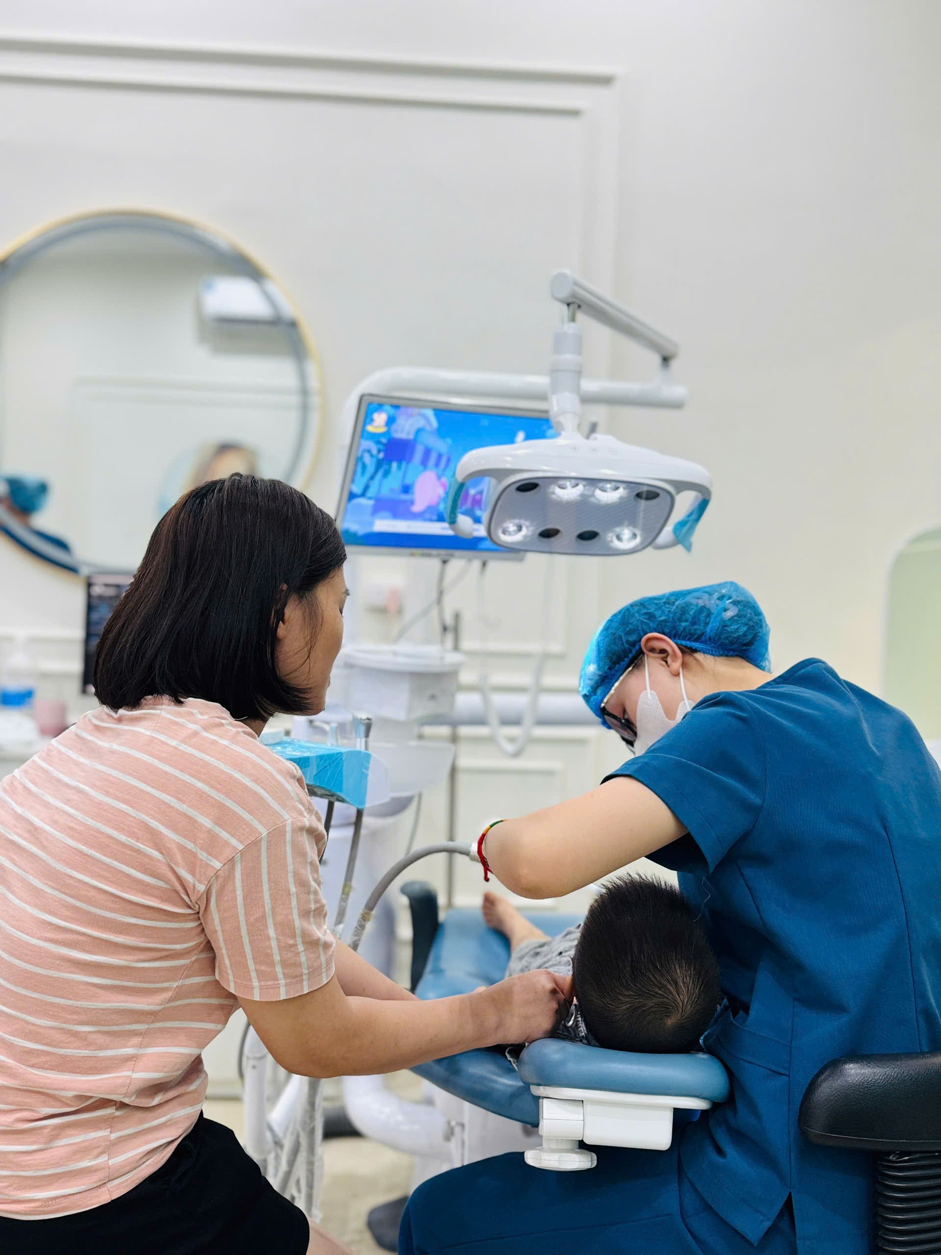 Trồng răng Implant mất bao lâu? Các giai đoạn thường gặp trong quá trình điều trị