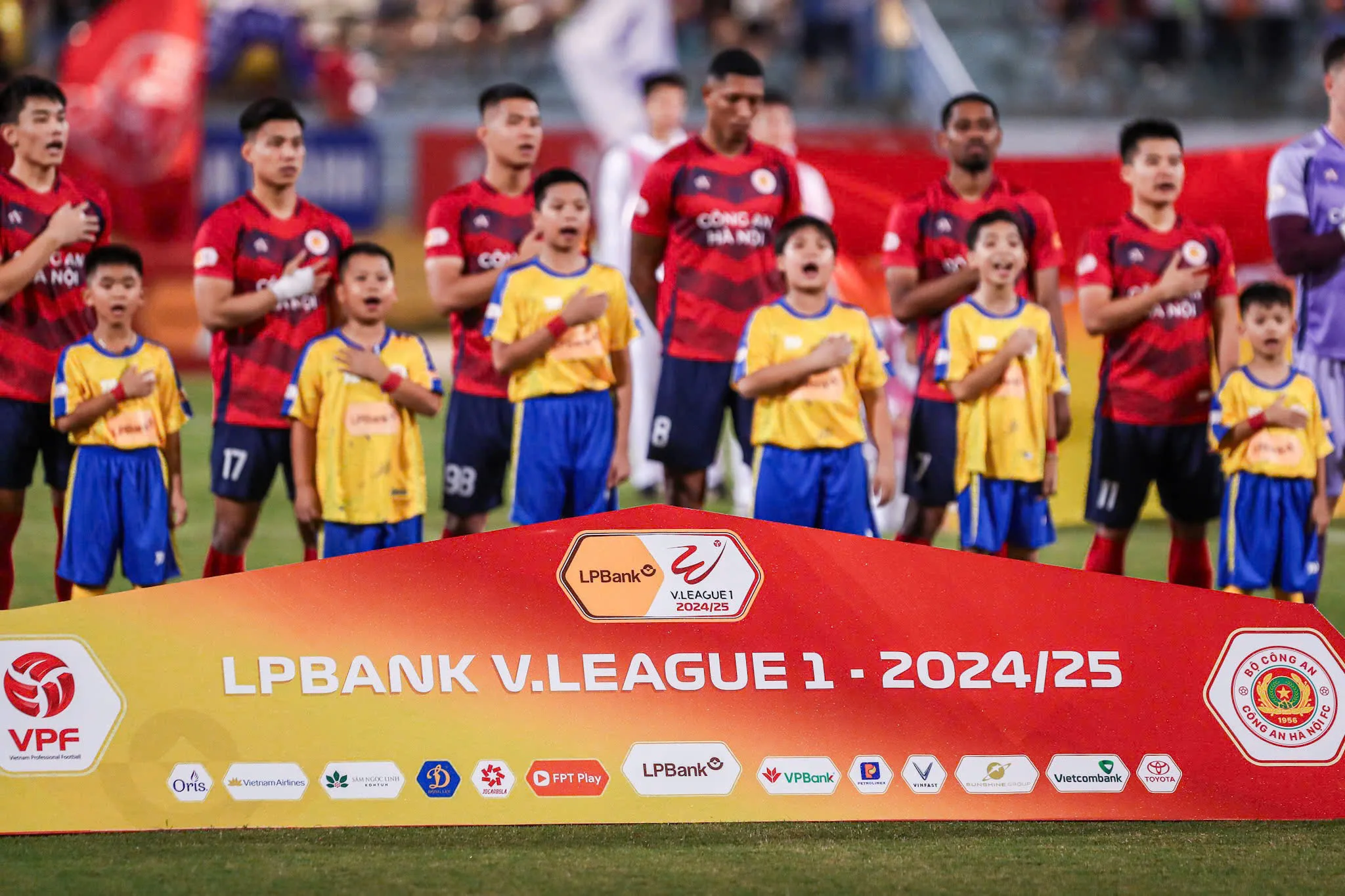 Oris Đồng Hành CLB Công An Hà Nội Tại V-League 2024/25
