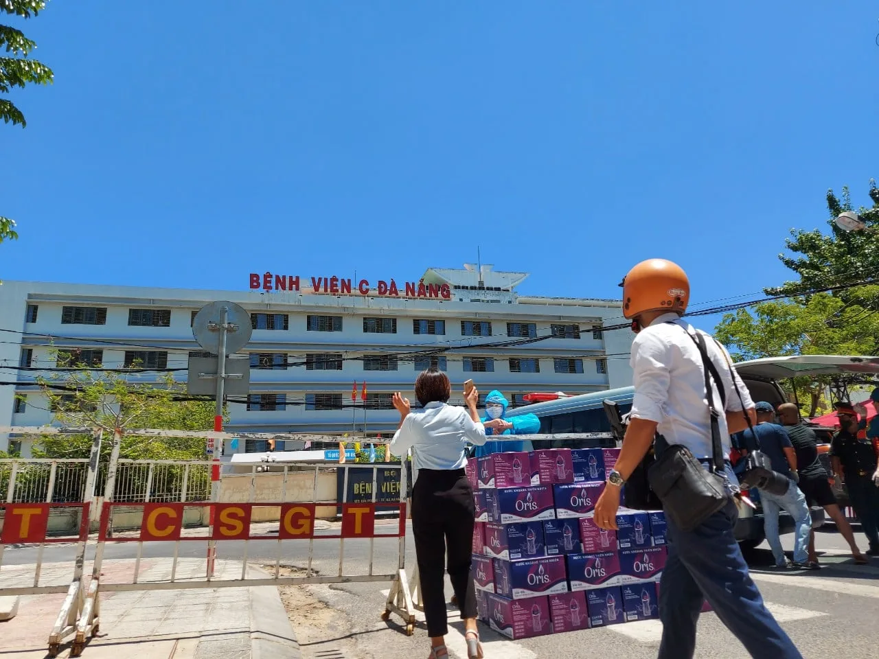 NƯỚC KHOÁNG THIÊN NHIÊN ORIS CHUNG TAY ĐẨY LÙI COVID-19