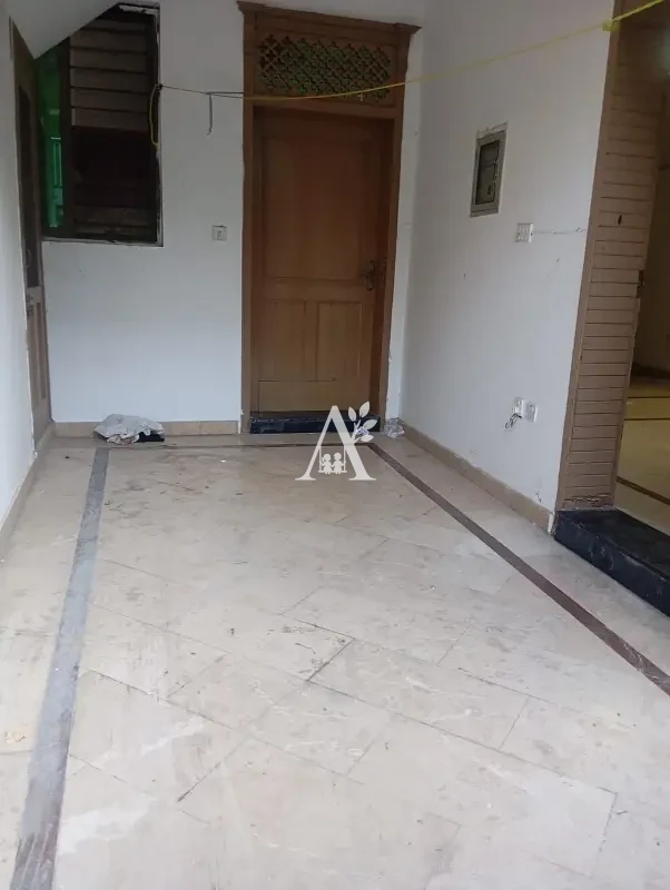 House for rent in G-10, Islamabad photo 2