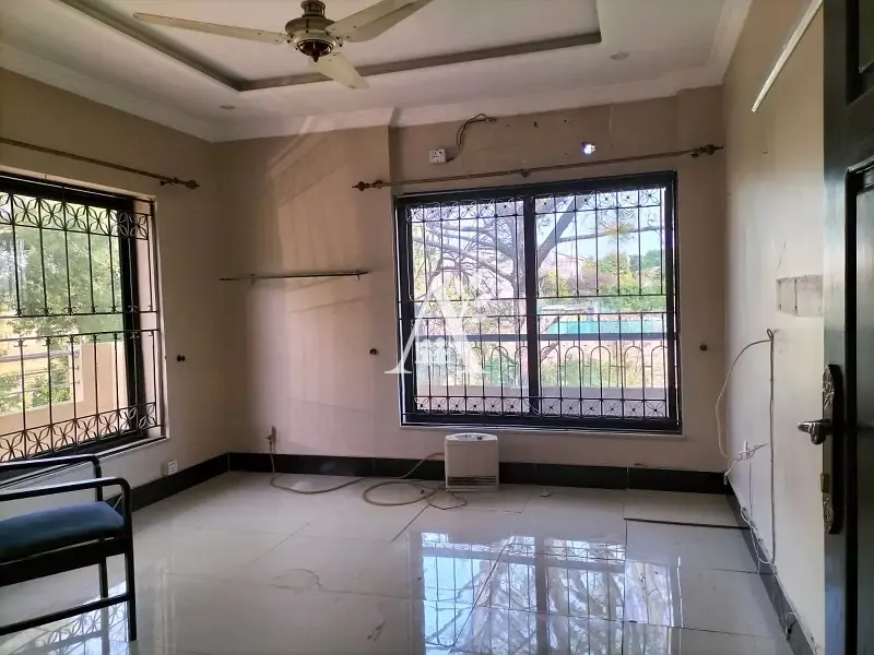House for rent in G-10, Islamabad photo 3