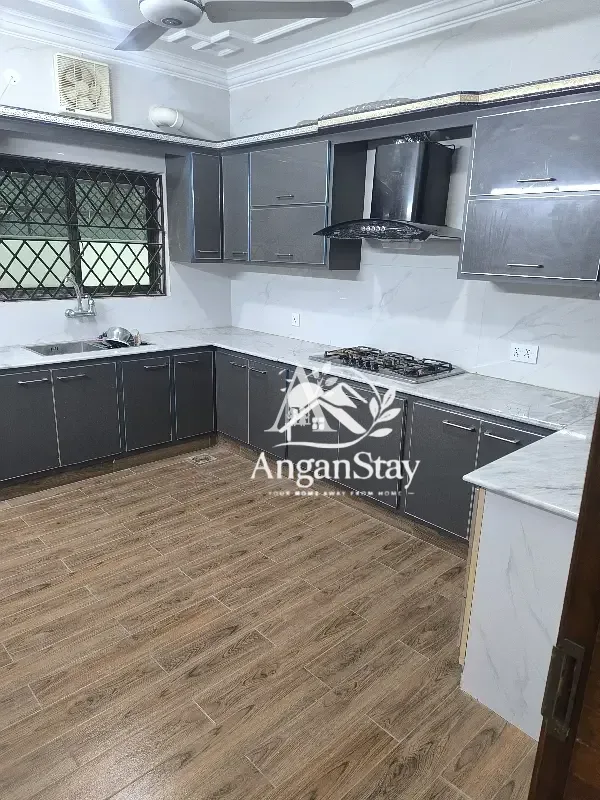 House for rent in G-10, Islamabad photo 3