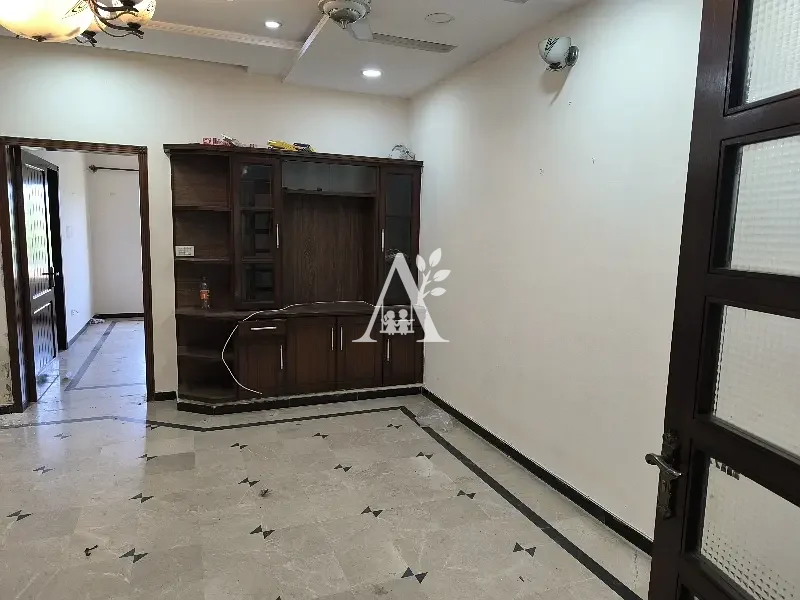 House for rent in G-10, Islamabad photo 2