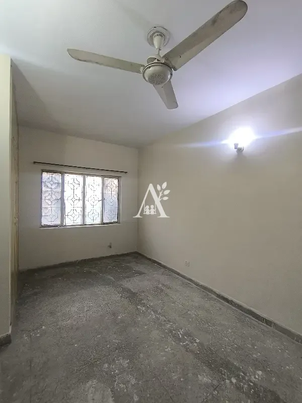 House for rent in G-10, Islamabad photo 2