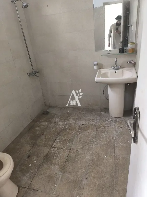 House for rent in G-10, Islamabad photo 5