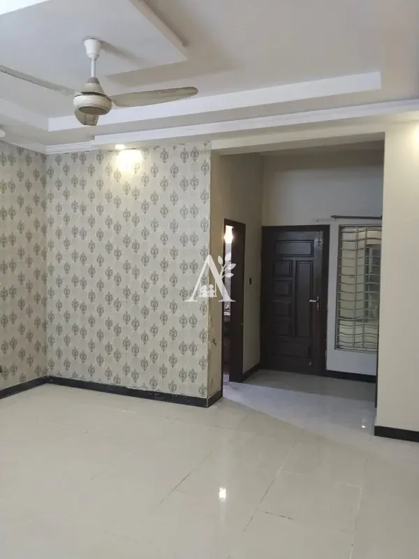 House for rent in F-11, Islamabad photo 3