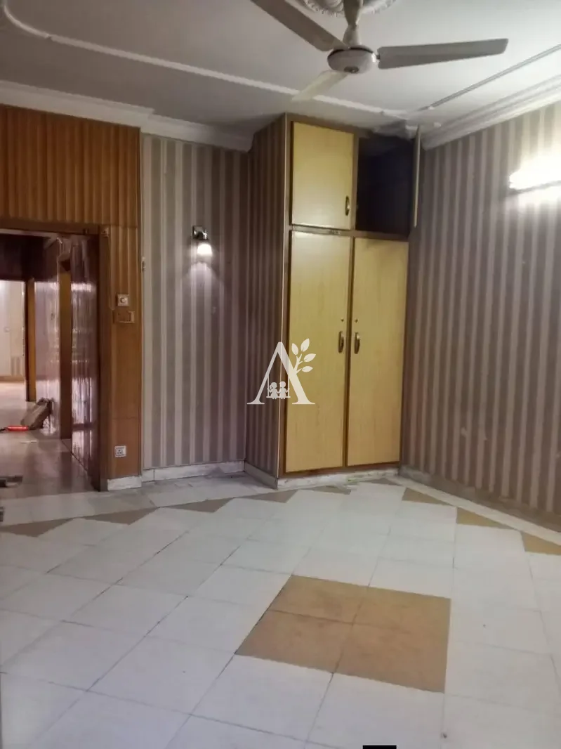 Ground portion house for rent in G-11/3, Islamabad photo 2