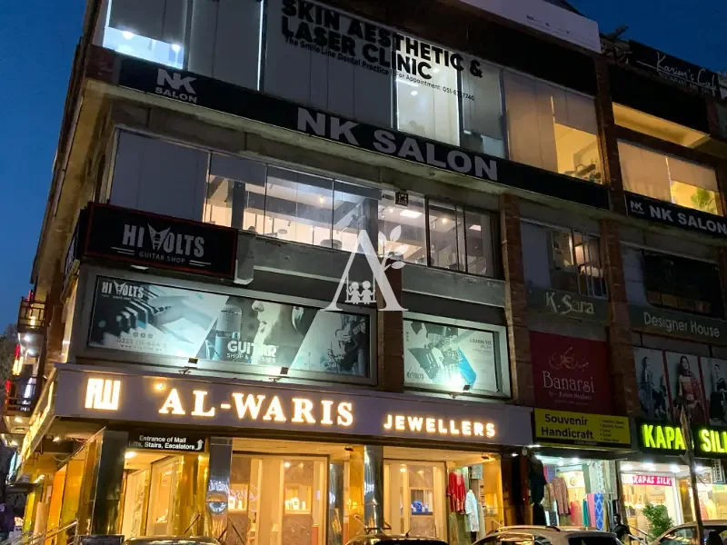 Shop for rent in F-7, Islamabad photo 3
