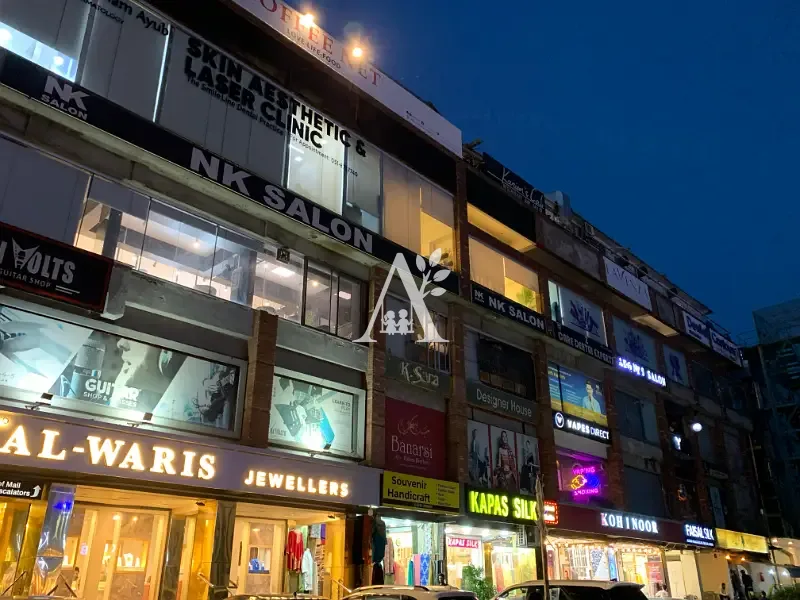 Shop for rent in F-7, Islamabad photo 4