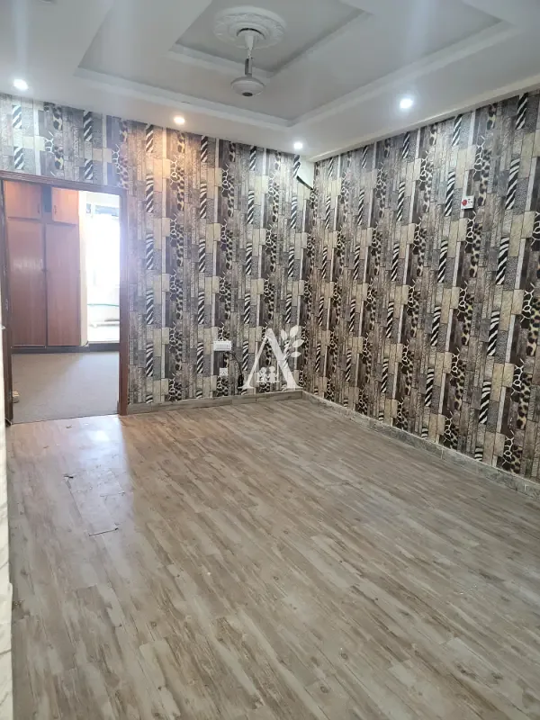 Office for rent in G-11, Islamabad photo 5