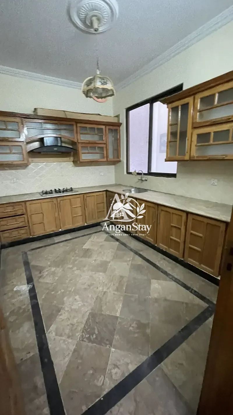 House for rent in G-13/3, Islamabad photo 5