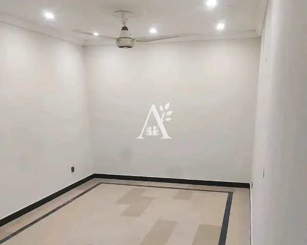 Upper portion house for rent in G-13, Islamabad photo 4