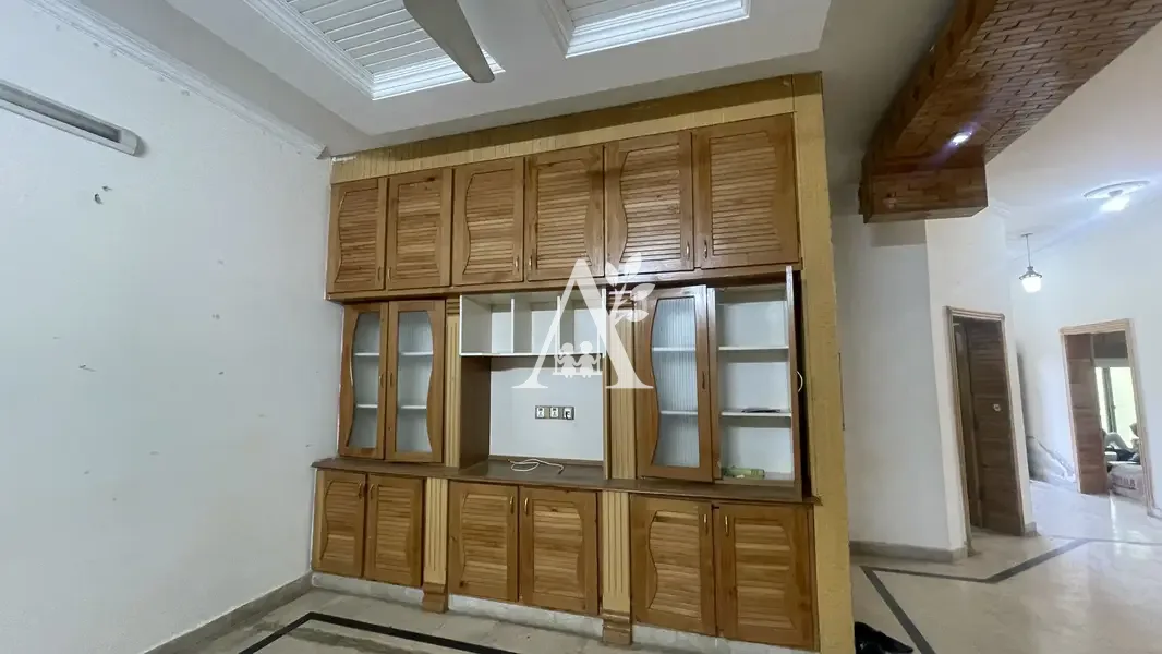 Ground portion house for rent in G-13/3, Islamabad photo 4