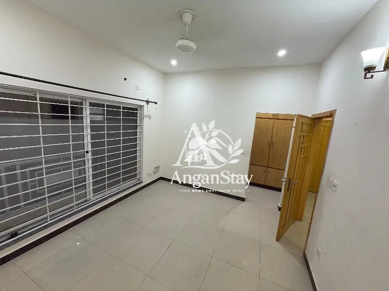 House for rent in G-13, Islamabad photo 3