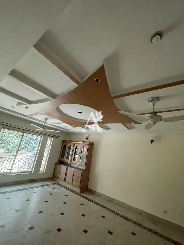 House for rent in G-13/3, Islamabad photo 5