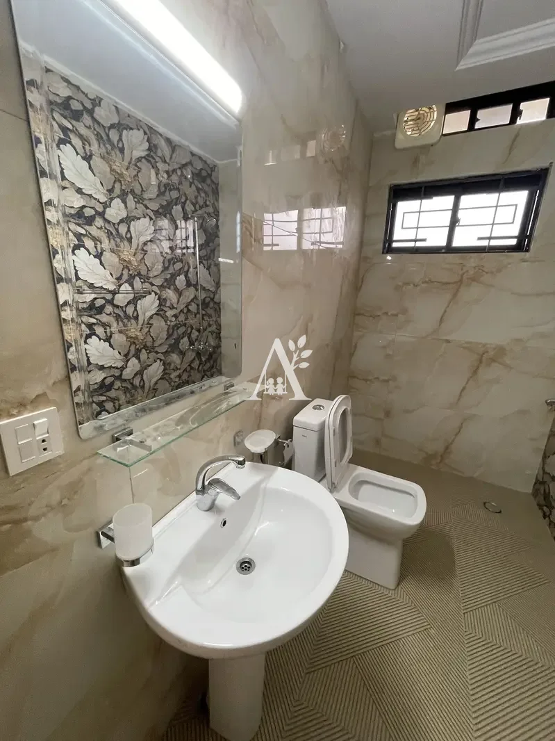 House for rent in G-13/3, Islamabad photo 3