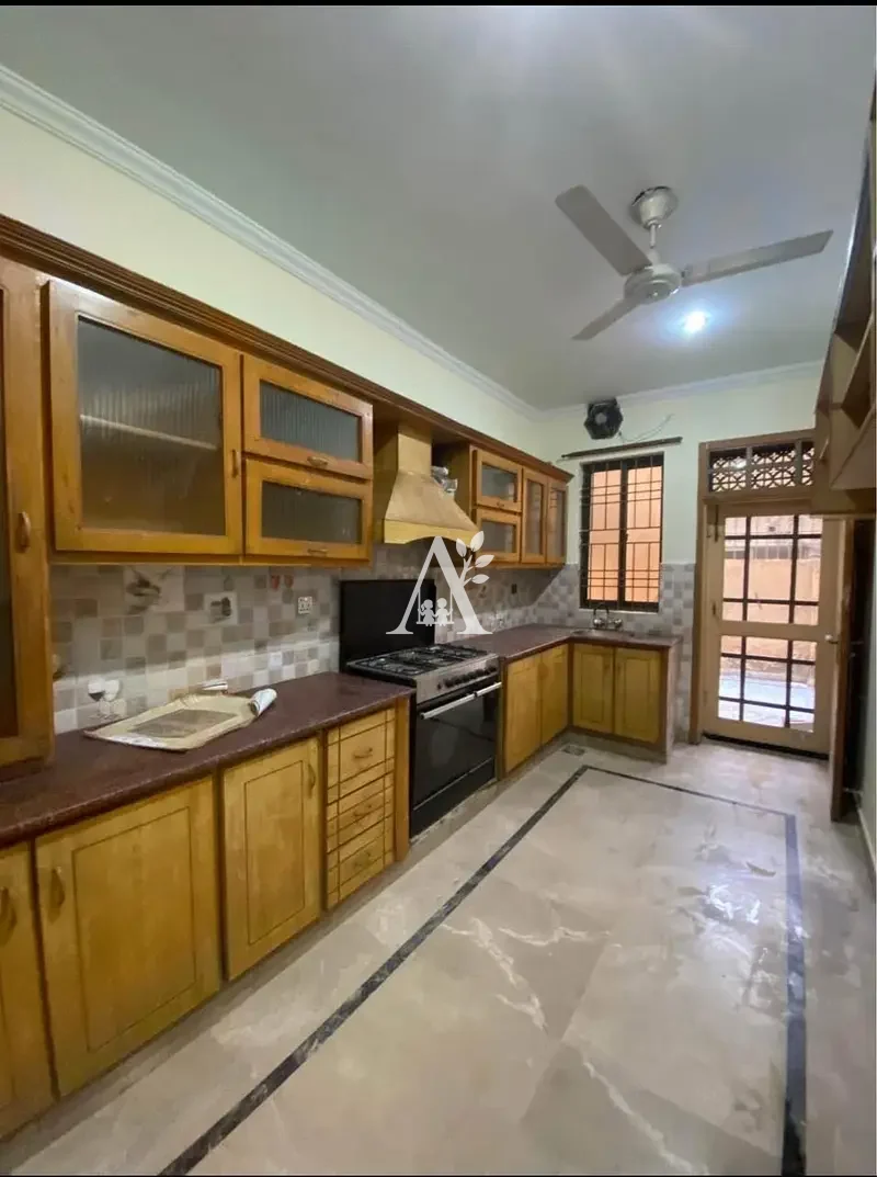 House for rent in G-13/3, Islamabad photo 5