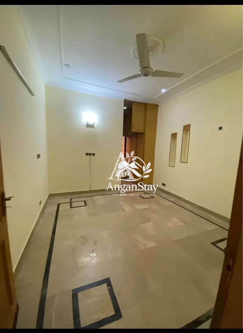 House for rent in G-13/3, Islamabad photo 4