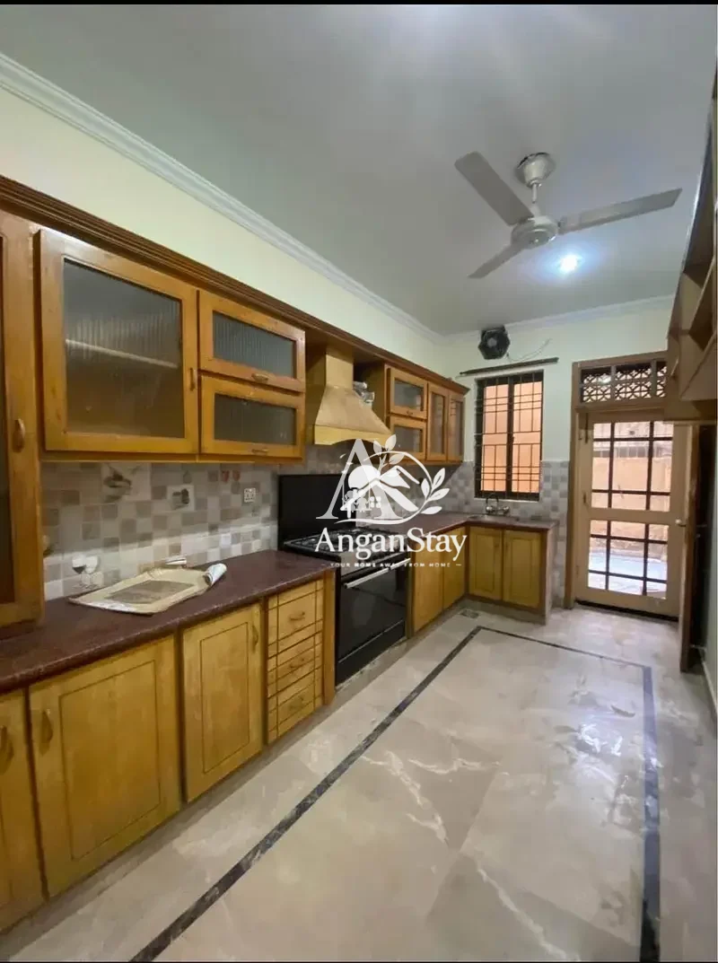 House for rent in G-13/3, Islamabad photo 5