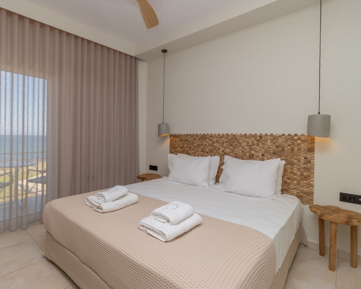 Artina Hotel Room