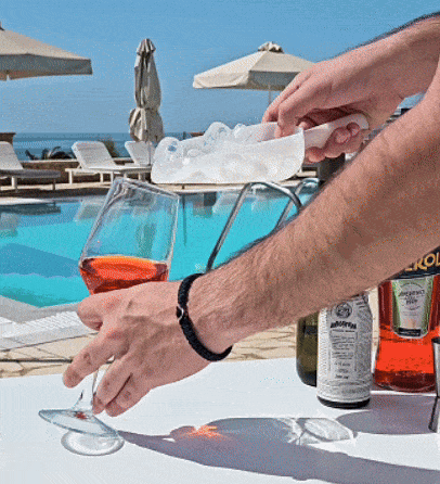 Drinks by the pool