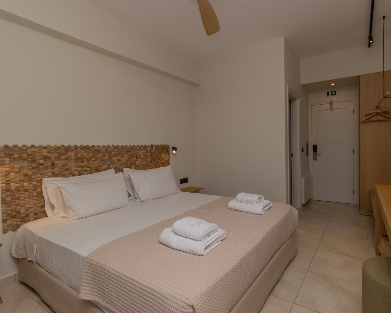 Artina Hotel Room