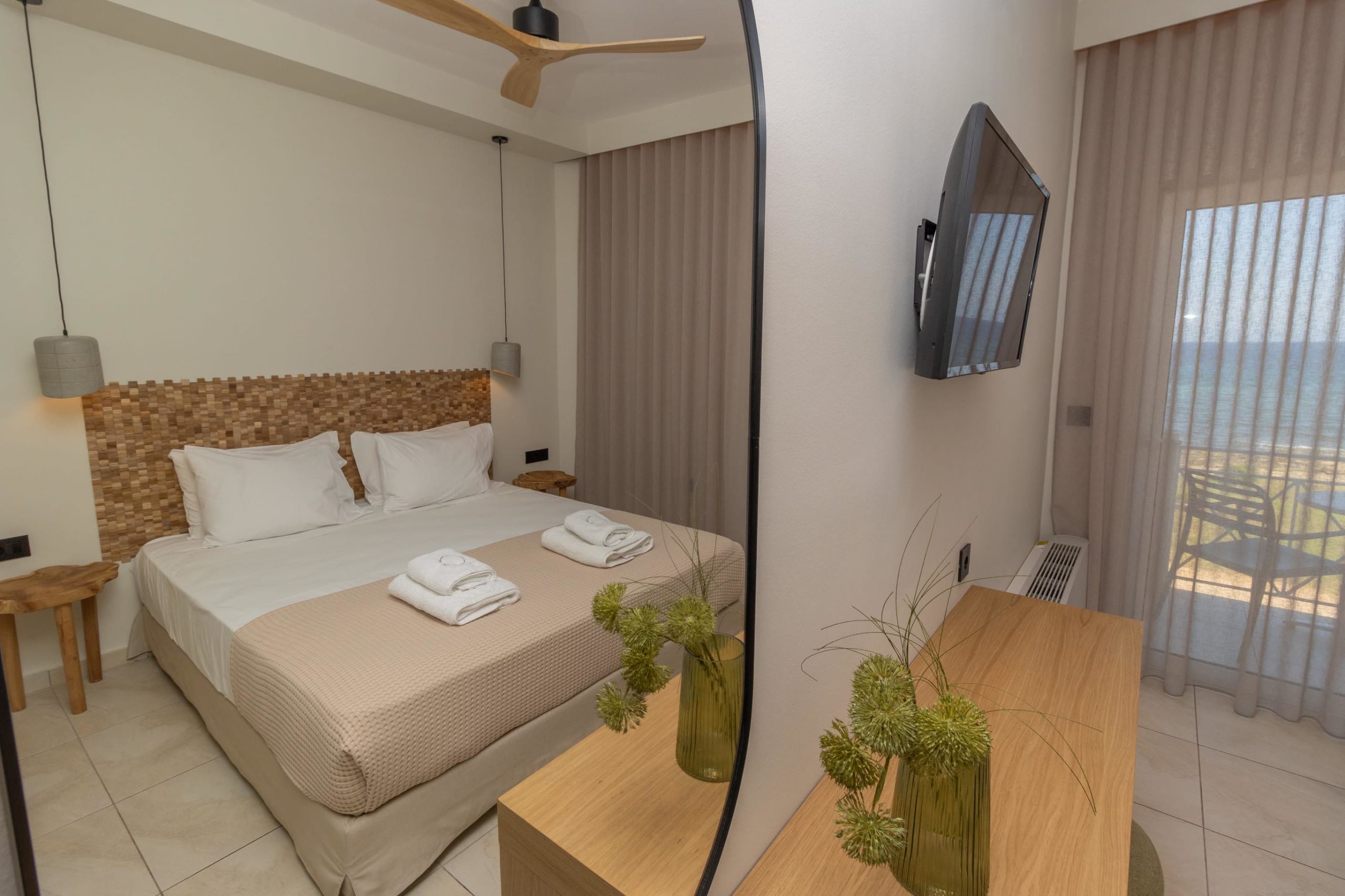 Artina Room