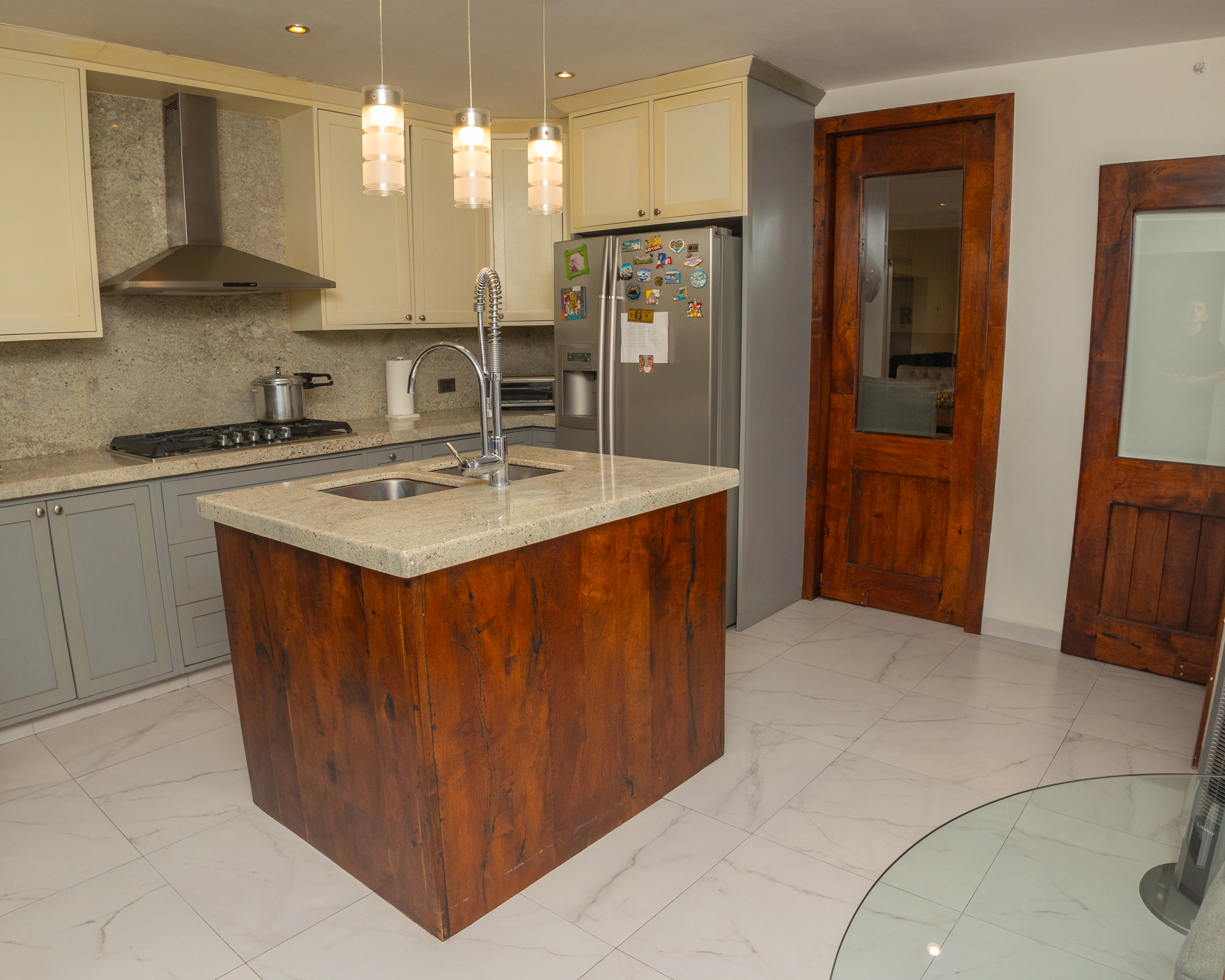 Kitchen island in oak