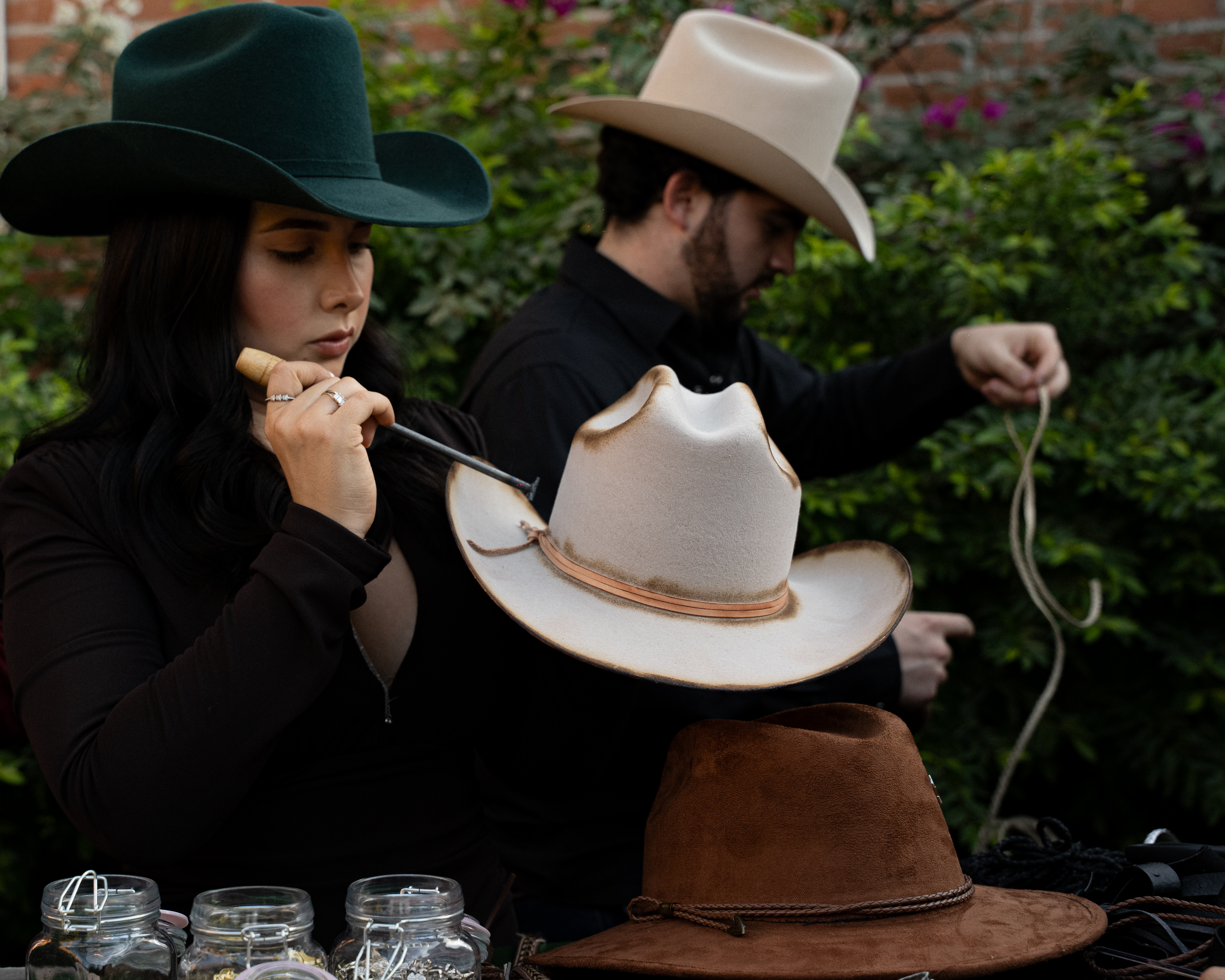 Hat Bar Mohoveri en acción