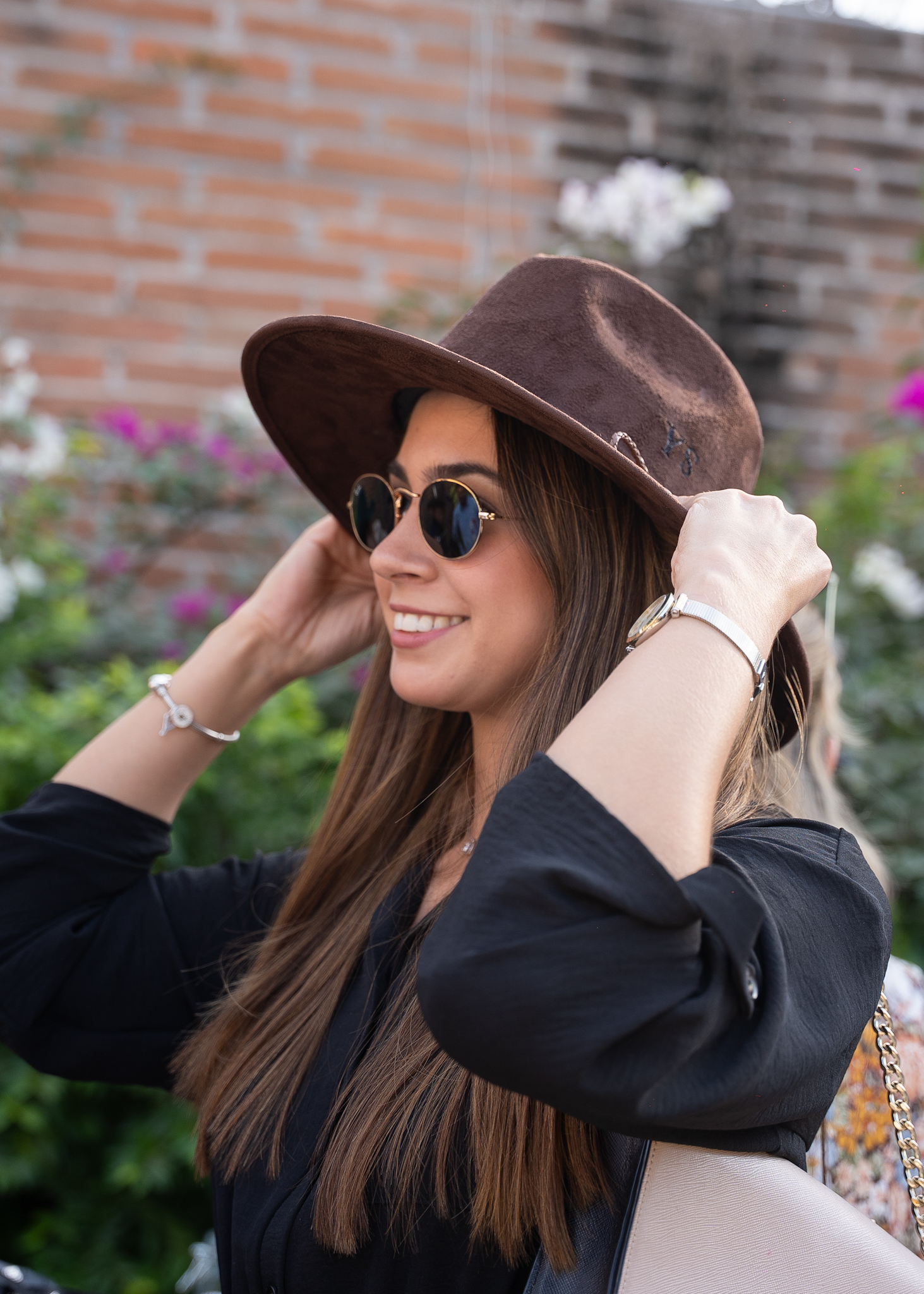 Invitado con sombrero personalizado