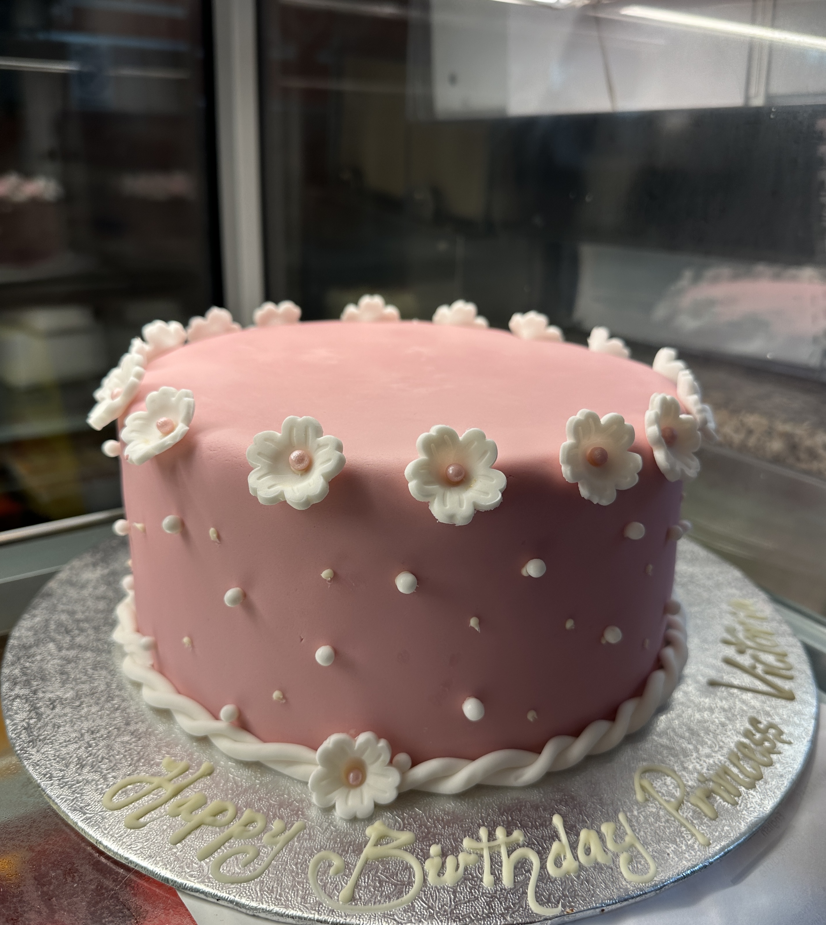 cake image of 8" / 4" (£65) Fondant