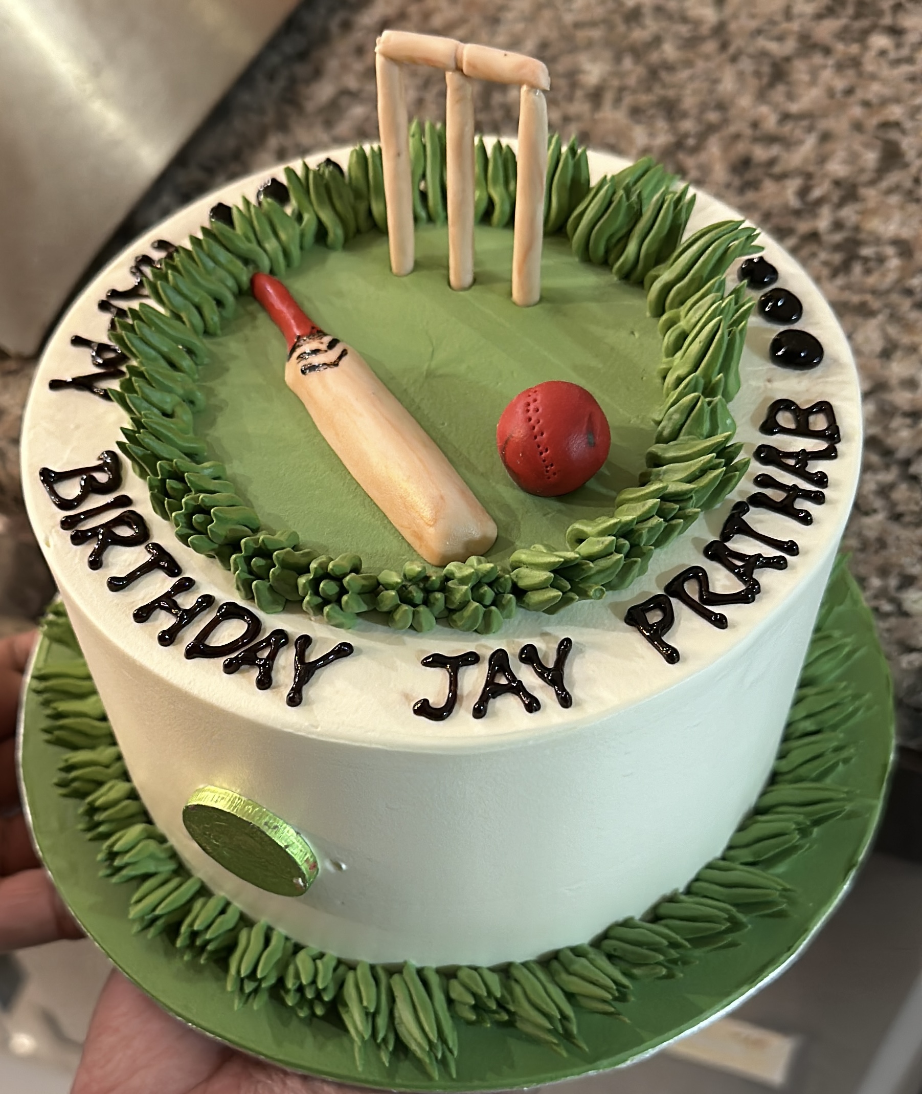 cake image of 6" / 4" (£35)