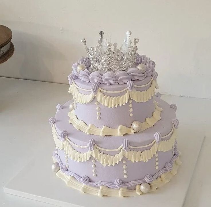 cake image of 12"/4" & 8"/4" - £135