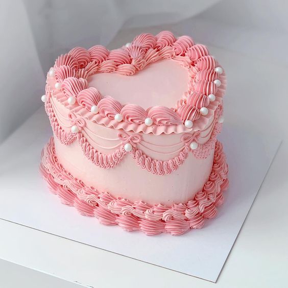 cake image of 8" / 5" - £65