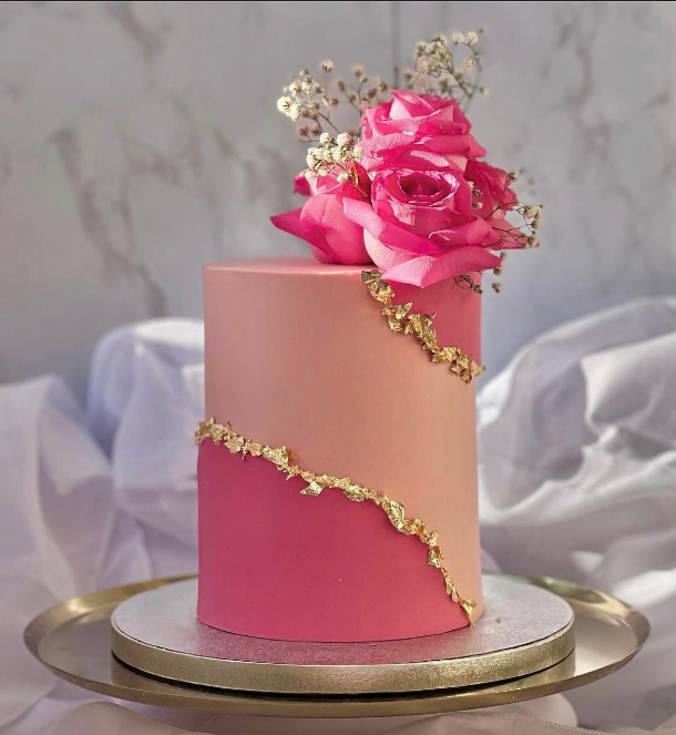 cake image of 6" / 8" - £75