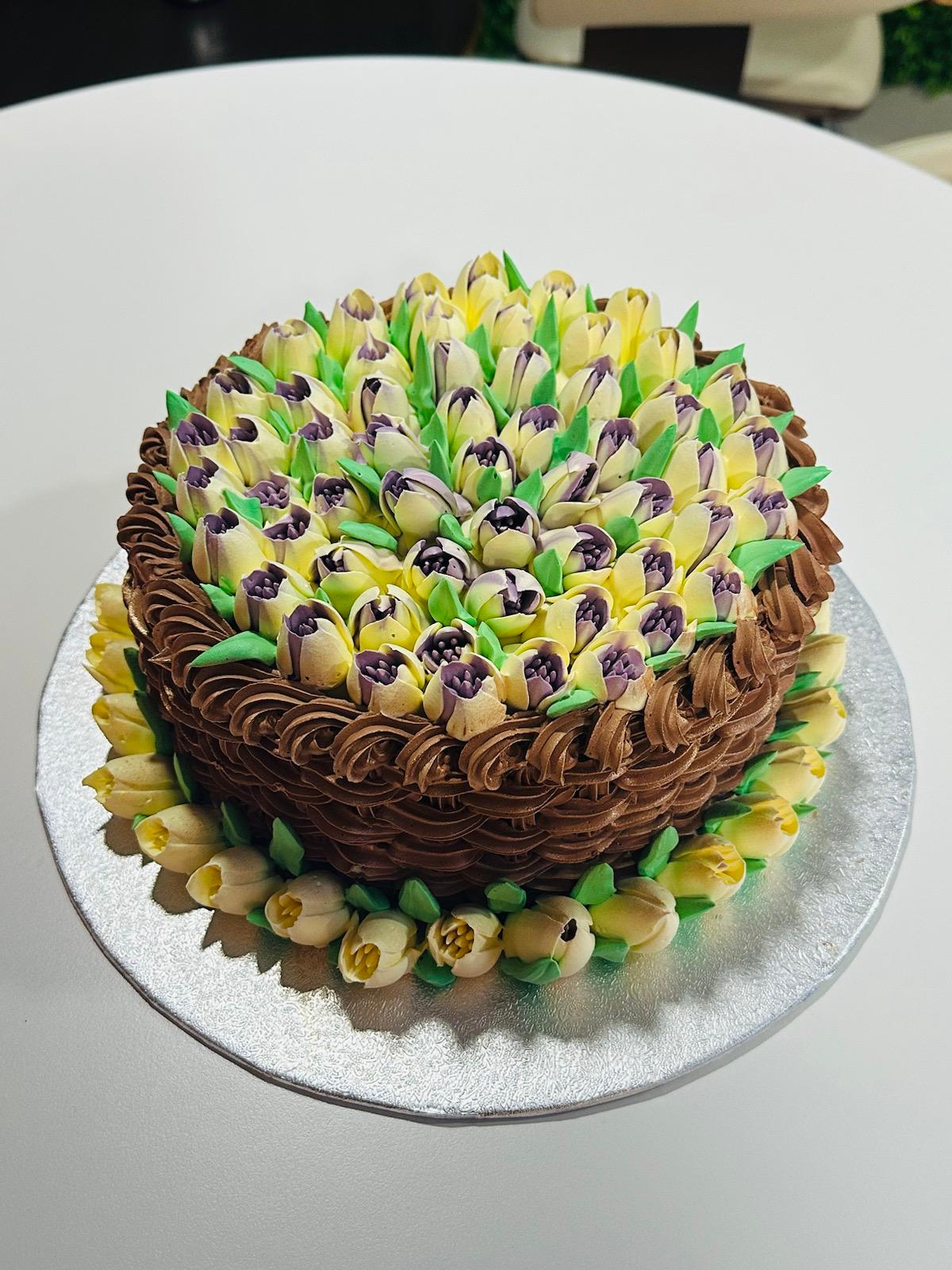 cake image of 8" / 4" (£45)