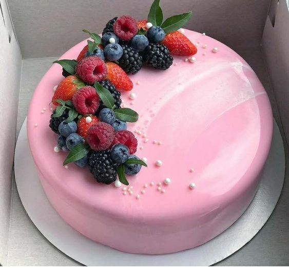 cake image of 8" / 4"  (£50)
