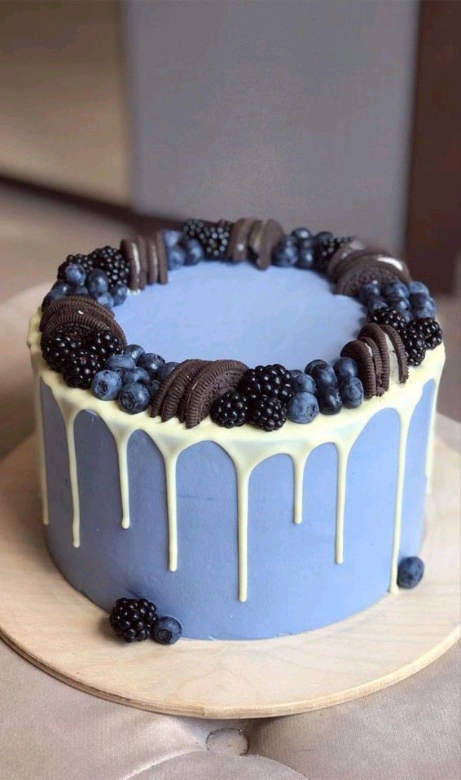 cake image of 8" / 4" (£55)