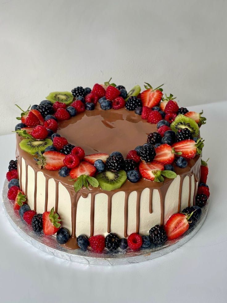 cake image of 10" / 4" (£60)