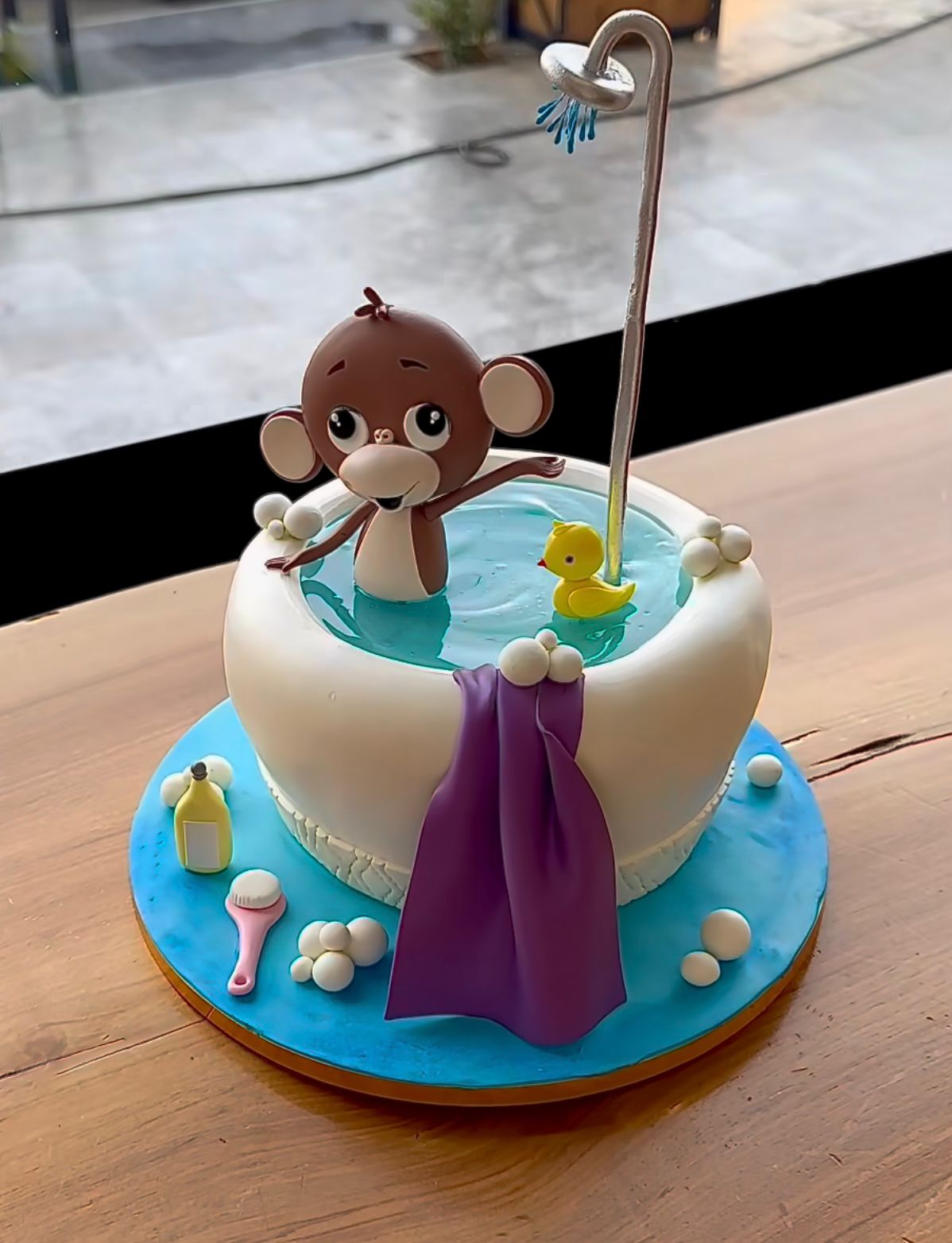 cake image of 8" / 4" (£85)