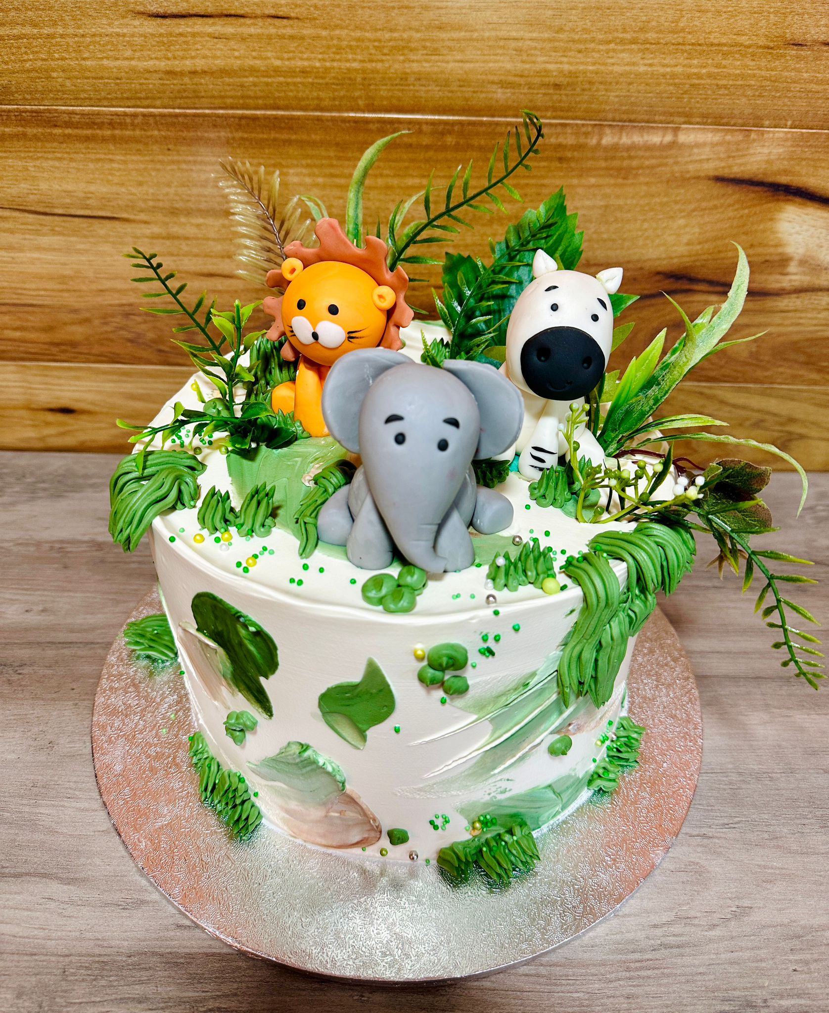 cake image of 8" / 6" (£95)